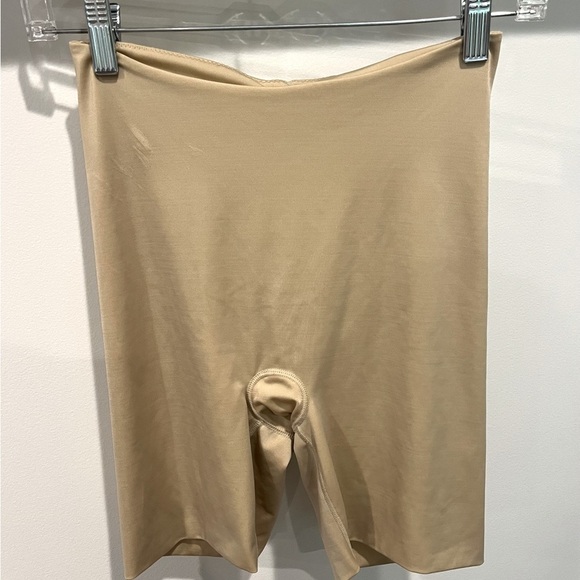 Spanx Shape-wear in Nude Size Medium - Picture 1 of 6